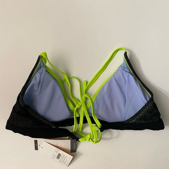Champion Swimsuit bikini top is NWT. Women’s Size XL( 16-18) - Picture 5 of 10